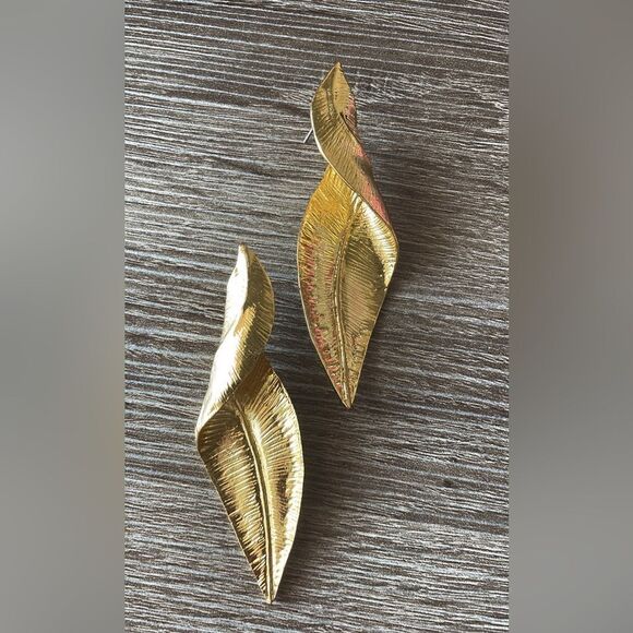 Zara leaf earrings A246 - Picture 2 of 4